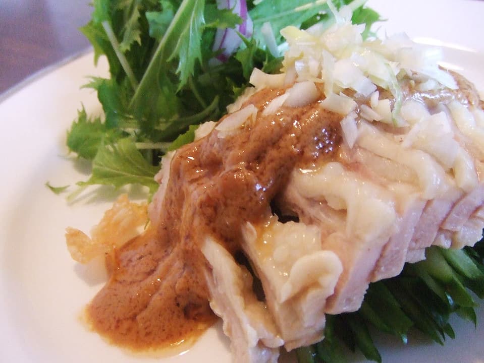 富士市の中国料理ゆあんの蒸し鶏のサラダの画像